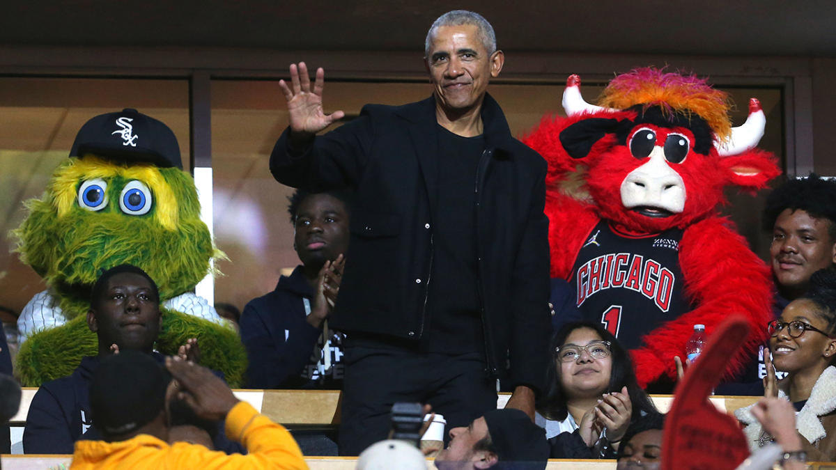 Barack Obama pens essay tribute to Michael Jordan for Bulls Ring of Honor