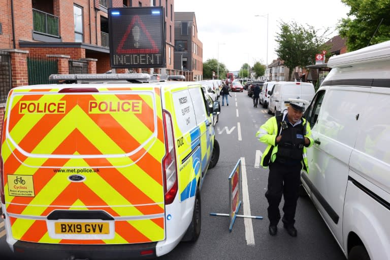 Ein mit einem Schwert bewaffneter Mann hat in London am Dienstag einen 13-jährigen Jungen getötet und vier weitere Menschen verletzt. (Adrian DENNIS)