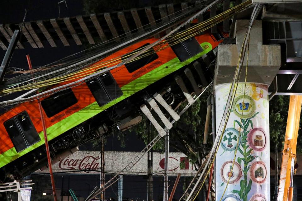 MÉXICO-METRO-COLAPSO (AP)