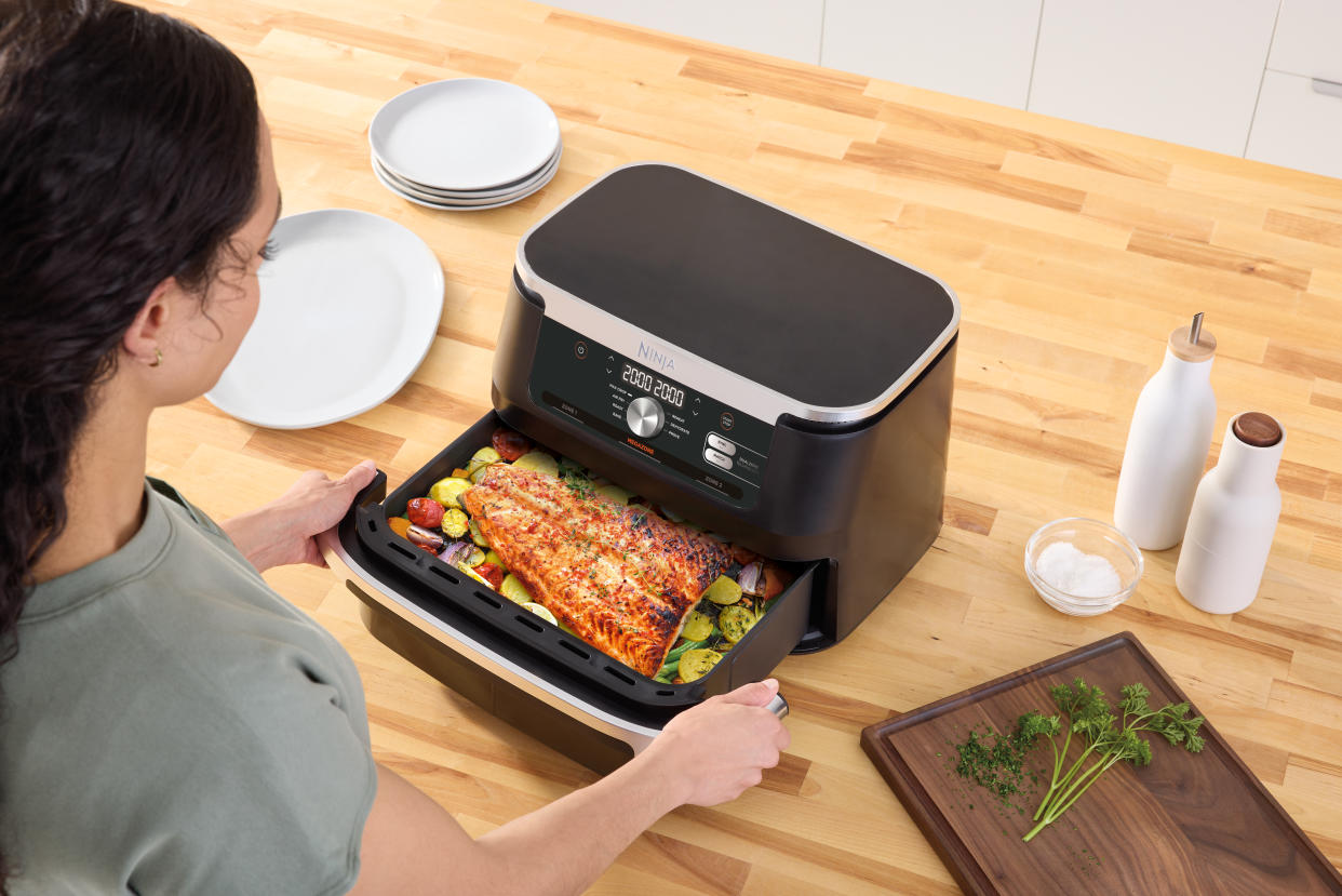 Able to cook meals 65% faster than a traditional oven, this new Ninja air fryer will save you time and money. (Ninja)