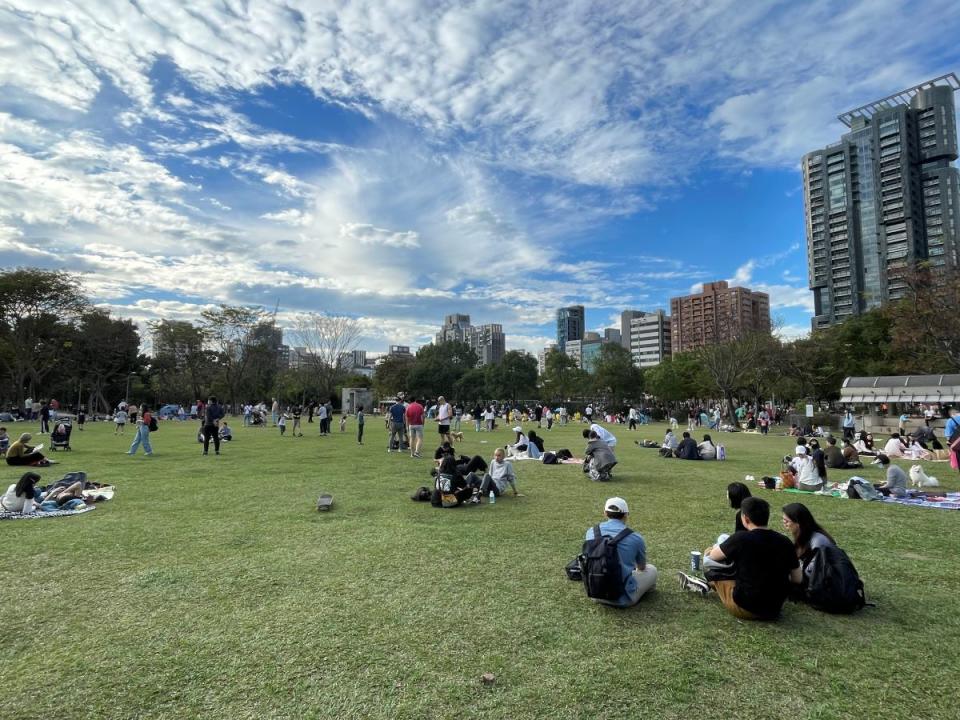 ▲今年第二季全台新案總銷、供給、房價均創歷史新高，全年有望突破2023年所締造2兆元高峰。