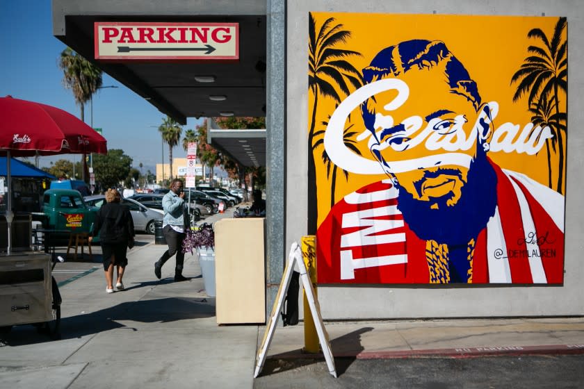 LOS ANGELES, CA - OCTOBER 14: People enjoy the day in Crenshaw district where Los Angeles City Councilman Mark Ridley-Thomas represents on Thursday, Oct. 14, 2021 in Los Angeles, CA. (Jason Armond / Los Angeles Times)