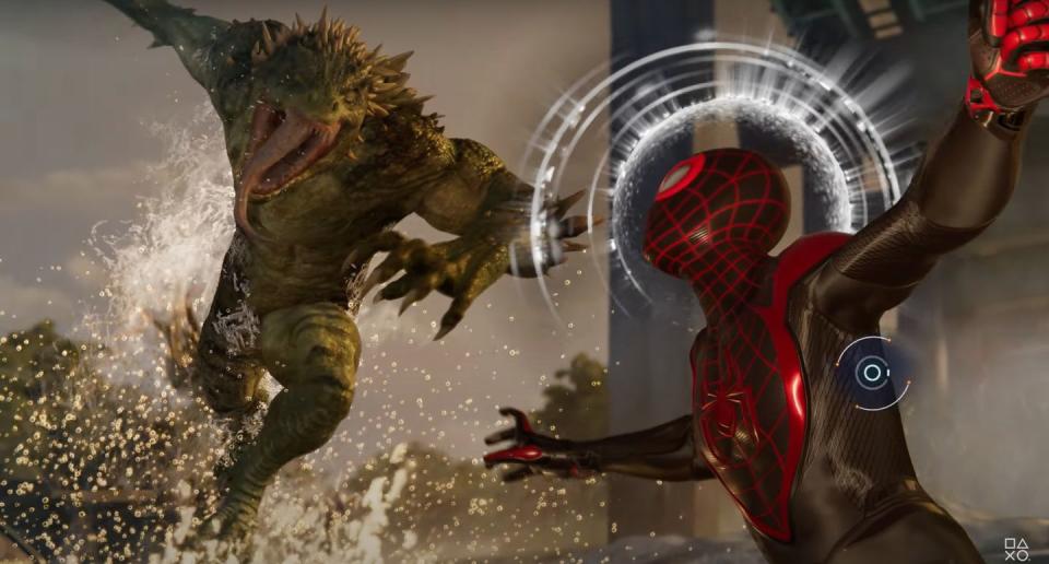 the lizard in marvels spiderman 2, the lizard and miles morales as spiderman fighting