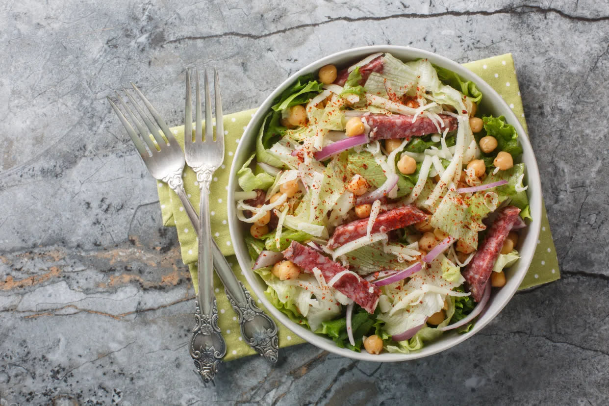 Der virale Salat des US-amerikanischen Restaurants La Scala besteht aus nur wenigen Zutaten, die einen knackigen, schmackhaften Salat ergeben. (Getty Images)
