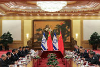 Chinese Premier Li Keqiang (4th L) meets with Israel Prime Minister Benjamin Netanyahu (3rd R) at the Great Hall of the People on March 20, 2017 in Beijing, China. At the invitation of Premier Li Keqiang, Prime Minister Benjamin Netanyahu of the State of Israel will pay an official visit to China from March 19 to 22, 2017. Reuters/Lintao Zhang/Pool