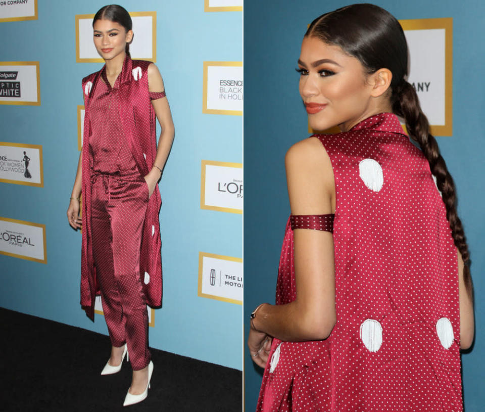 Und auch diese Woche überraschte uns Style-Wunder Zendaya wieder mit einem superfreshen Look: Auf dem „Black Women In Hollywood“-Event war sie in einem avantgardistischen Tüpfellook von Thakoon, dem sie mit weißen Accessoires einen eleganten Akzent verpasste, der Hingucker auf dem Red Carpet. (25. Februar 2016, Bilder: WENN)