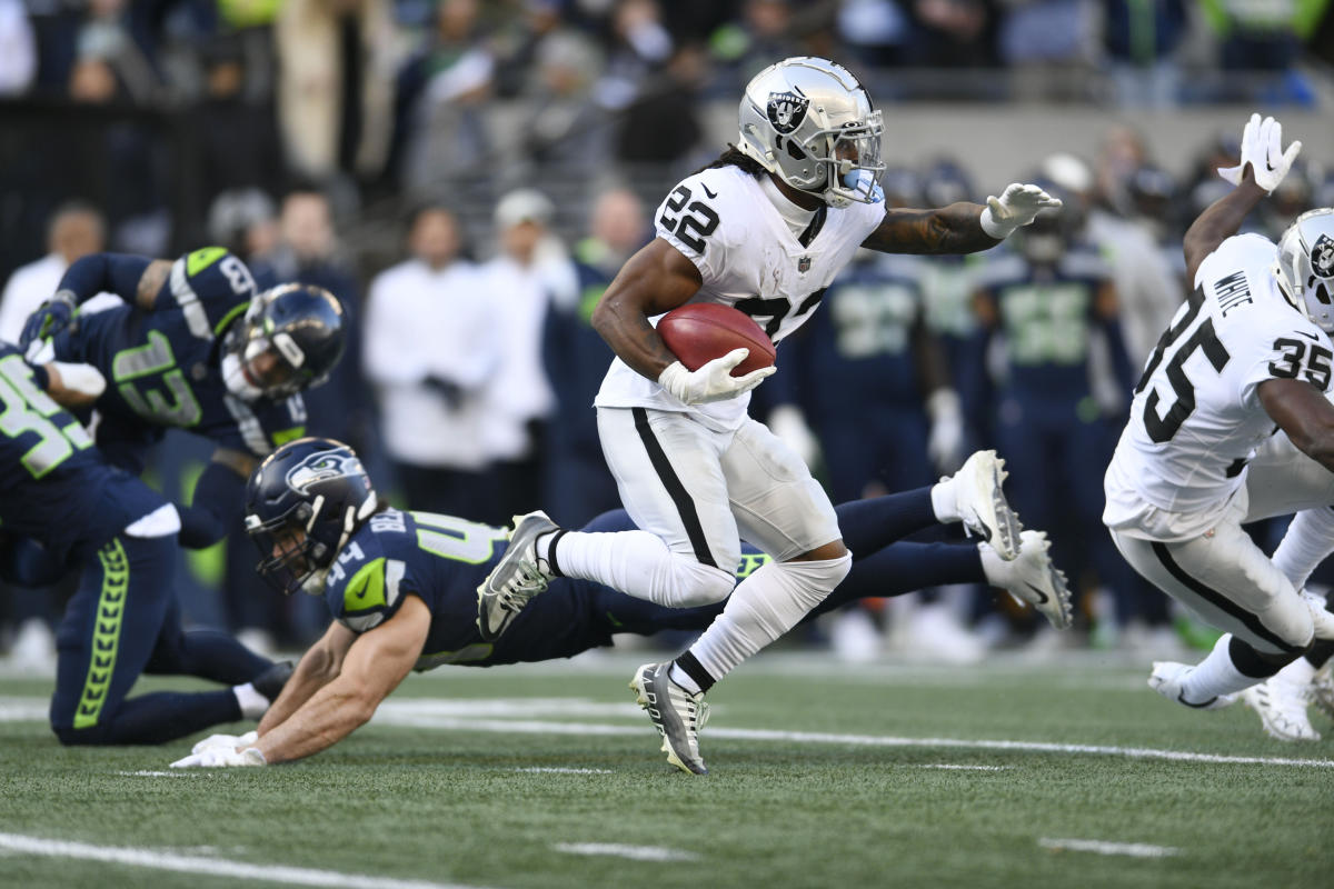 Seahawks lose in overtime against Raiders, fall to second in NFC