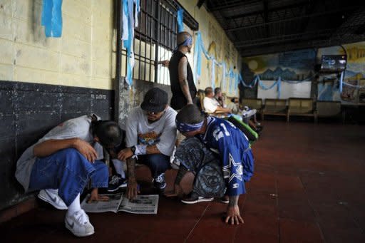 Miembros de la pandilla Mara Salvatrucha, el 19 de junio de 2012 en una cárcel de San Salvador