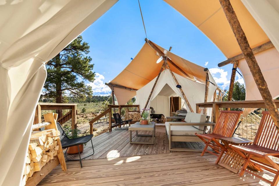 Under Canvas tents, suites, interiors and exteriors at Bryce Canyon