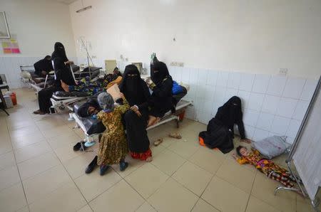 A girl infected with cholera lies on the ground of a hospital room in the Red Sea port city of Hodeidah, Yemen May 14, 2017. REUTERS/Abduljabbar Zeyad