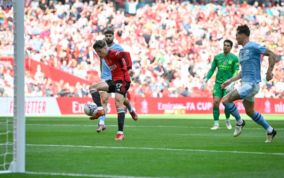 Garnacho scores for Man Utd