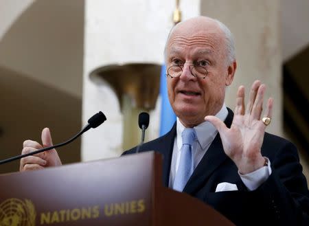 Staffan de Mistura, United Nations Special Envoy for Syria, shows six with his hands as six days of the truce holding, during a news conference after a meeting of the Task Force for Humanitarian Access at the U.N. in Geneva, Switzerland, March 3, 2016. REUTERS/Denis Balibouse