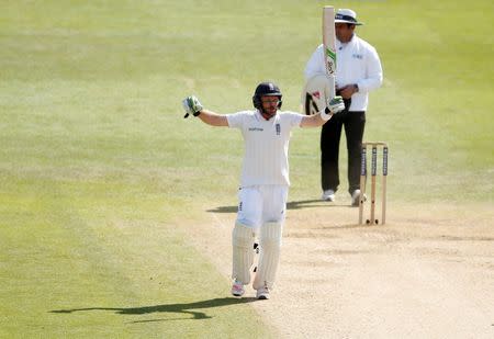 Cricket - England v Australia - Investec Ashes Test Series Third Test - Edgbaston - 31/7/15 England's Ian Bell celebrates after winning the third test Action Images via Reuters / Carl Recine Livepic