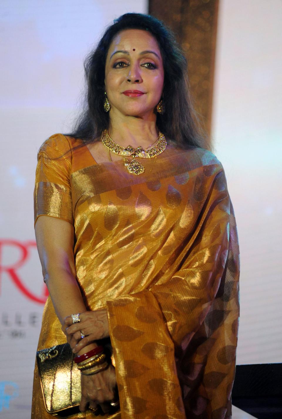 Indian Bollywood actress and politician Hema Malini attends the 'National Jewellery Awards 2016' ceremony in Mumbai on February 6, 2016. AFP PHOTO / AFP / STR        (Photo credit should read STR/AFP via Getty Images)