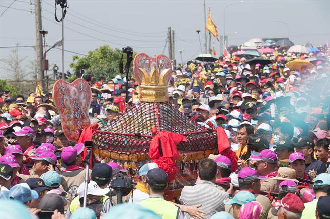 圖為大甲鎮瀾宮媽祖遶境。(中時資料照)