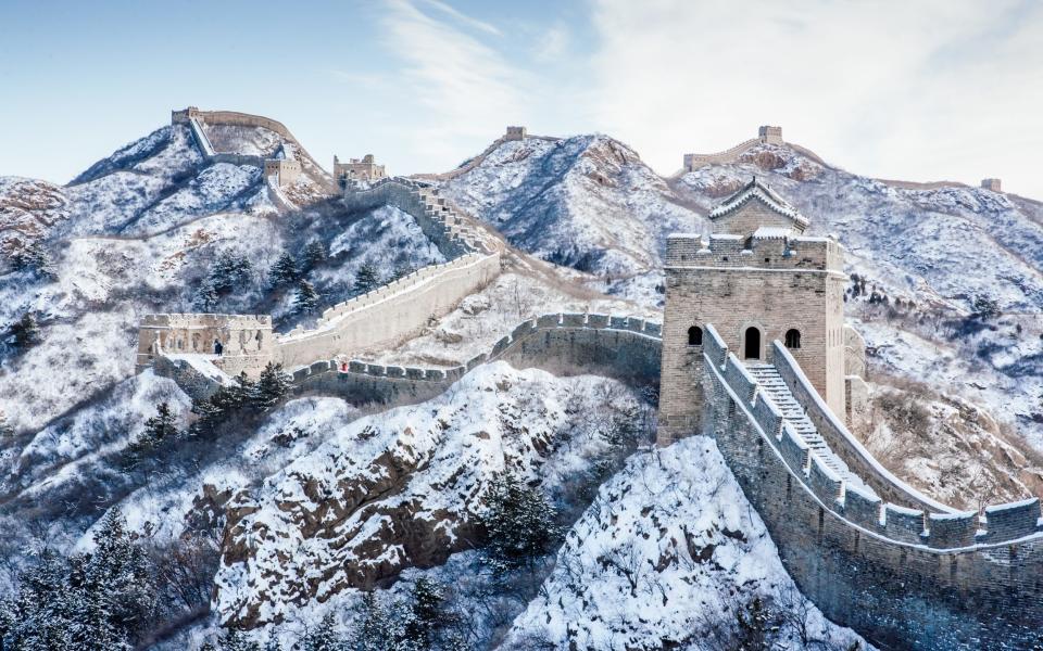 The Great Wall of China in snow - 00one/E+