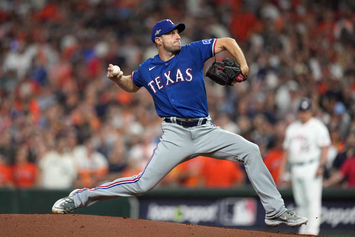 Follow World Series Game 3 live: Rangers lead Diamondbacks