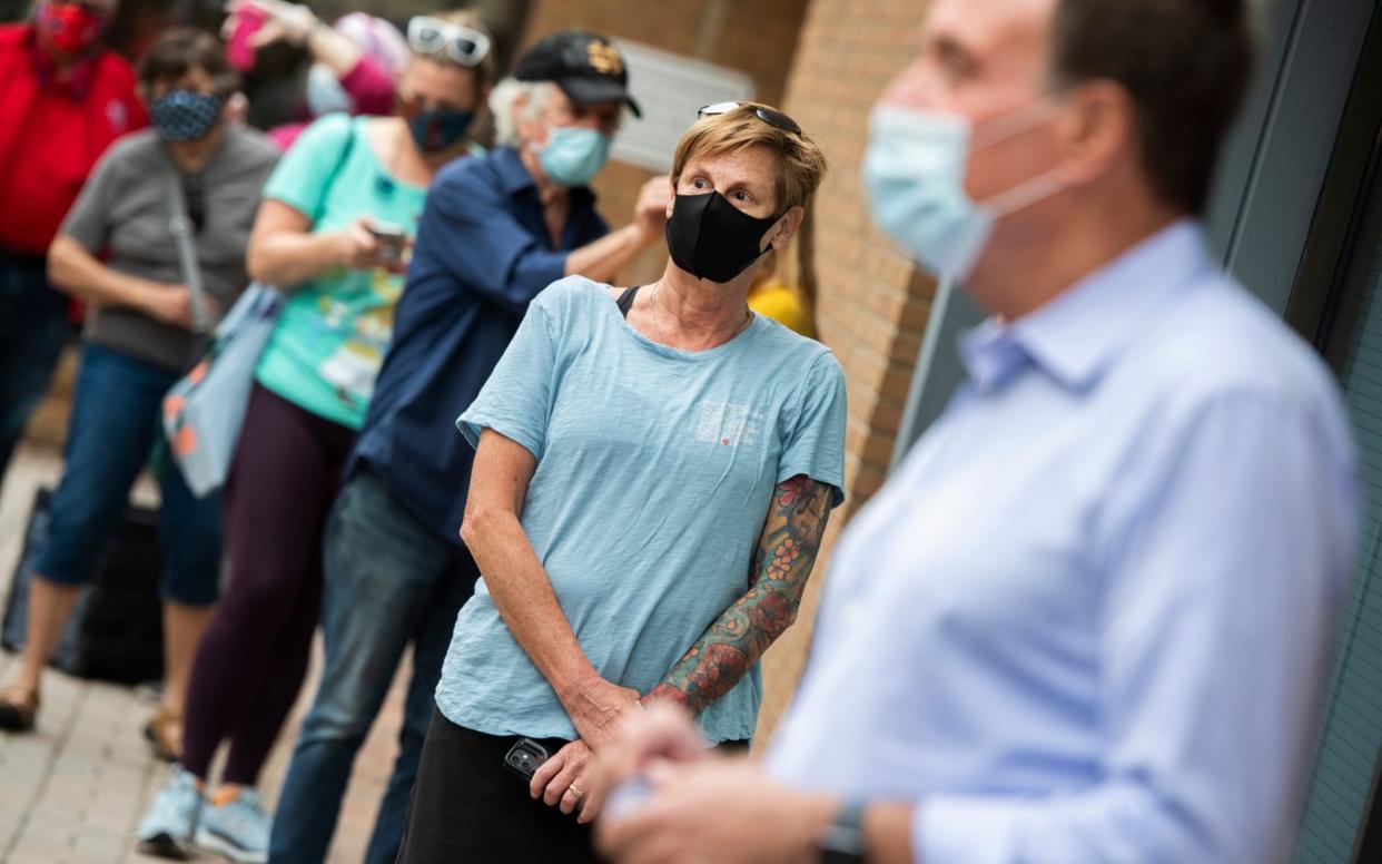 Queues outside polling stations in Alexandria, Virginia - PA