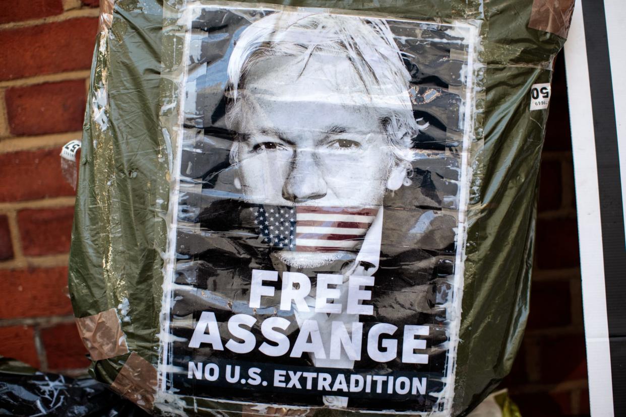 Wikileaks Says Assange May Be Expelled From Embassy Within Days