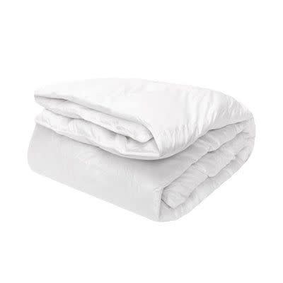 3) Ultimate Luxe Down Alternative Comforter