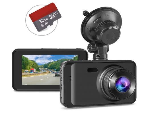 Bag 40% off this dash cam that comes with an SD card