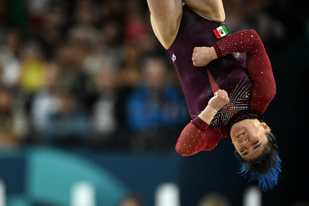  Alexa Moreno en la rutina de piso ( LIONEL BONAVENTURE/AFP via Getty Images)