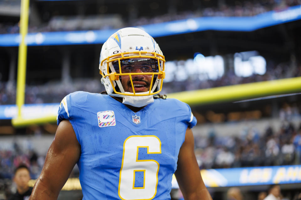 cowboys INGLEWOOD, CALIFORNIA - OCTOBER 16: Eric Kendricks #6 of the Los Angeles Chargers looks on during pregame warmups before an NFL football game against the Dallas Cowboys at SoFi Stadium on October 16, 2023 in Inglewood, California. (Photo by Ryan Kang/Getty Images)