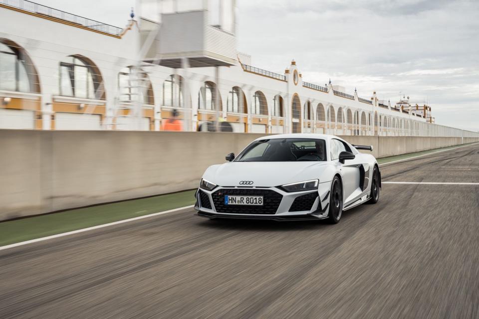 View Photos of the 2023 Audi R8 GT