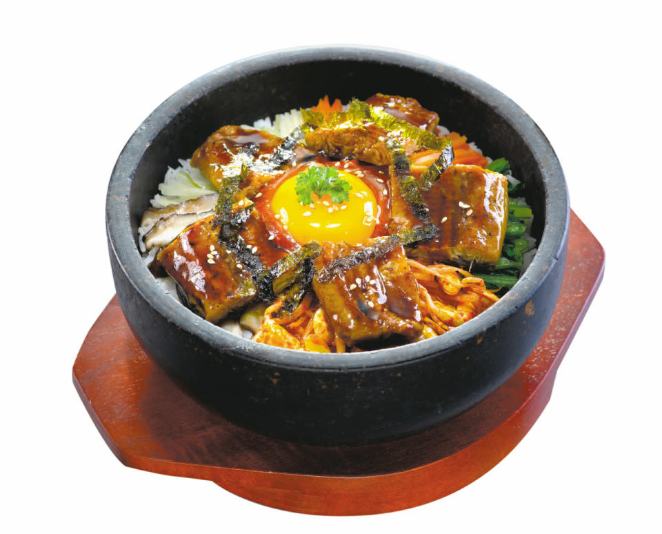 <p>Grilled eel hot stone bibimbab</p><p>389.4 calories</p>