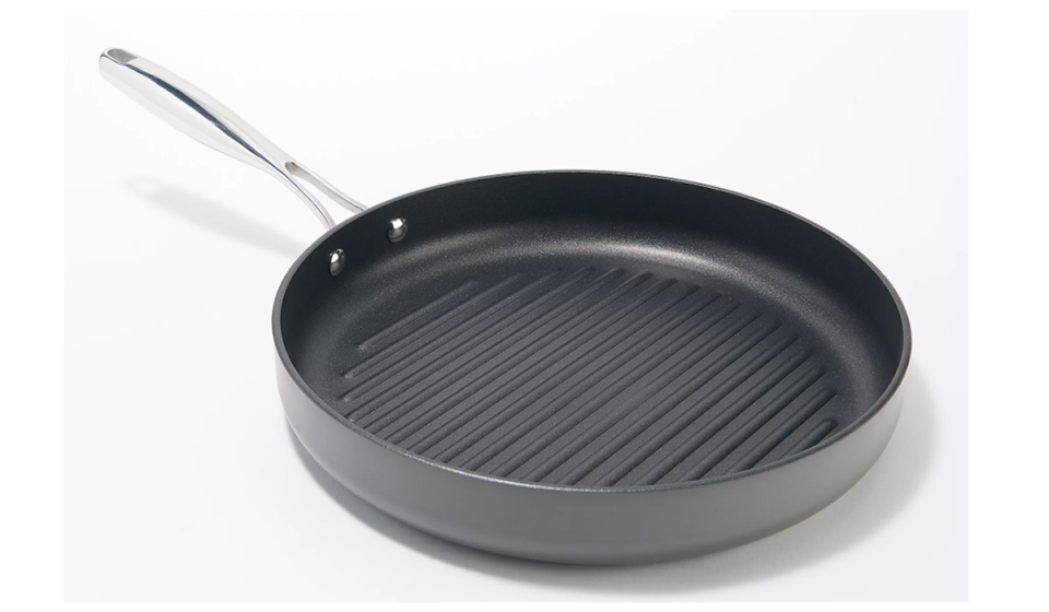 Get a whopper of a discount on this Cook's grill pan — 50 percent off retail. (Photo: QVC)