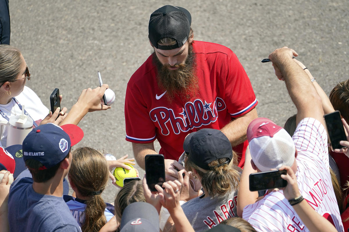 Nationals and Phillies are kids for a day, mingling among Little