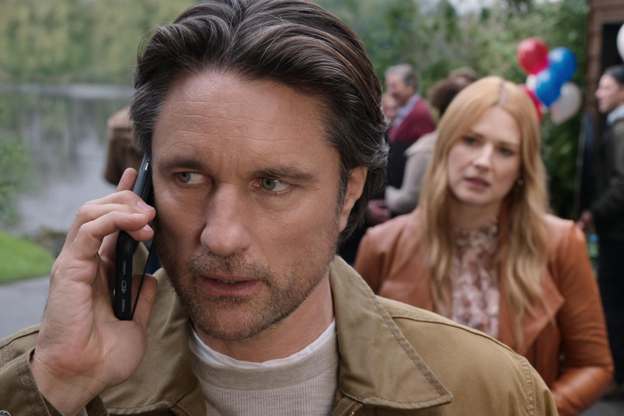 Martin Henderson as Jack Sheridan, Alexandra Breckenridge as Mel Monroe in Virgin River.  (Netflix)