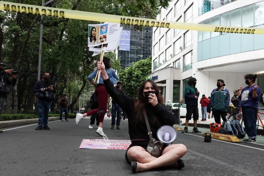 Protesta en Reforma 222