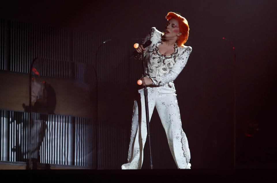 Lady Gaga performs a medley of David Bowie songs as a tribute to the late singer during the 58th Grammy Awards in Los Angeles, California February 15, 2016.  REUTERS/Mario Anzuoni