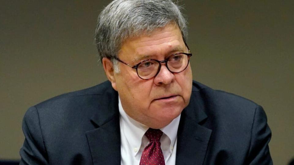 Attorney General William Barr meets with members of the St. Louis Police Department during an October roundtable discussion on Operation Legend. <br>(Photo by Jeff Roberson – Pool/Getty Images)
