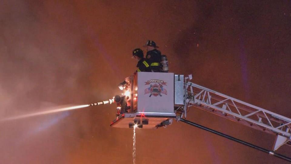 Lynnfield shopping plaza fire