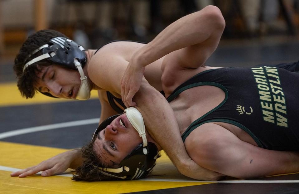 Southerm, with returning state champion Matt Henrich (top) as its best wrestler, is expected to meet Phillipsburg Sunday in the NJSIAA Group 5 championship match at Rutgers University's Jersey Mike's Arena. .