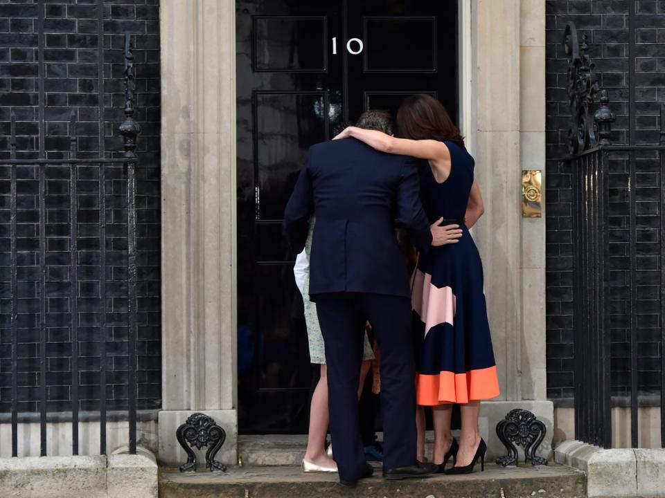 David Cameron with his family as he leaves No 10 in 2016 (PA)