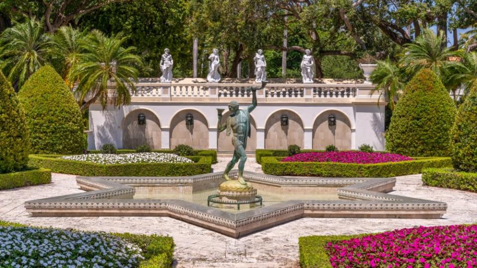 The park at 24 La Gorce Circle has beautiful fountains and flowers. - Credit: The Jills Zeder Group/1 Oak Studios