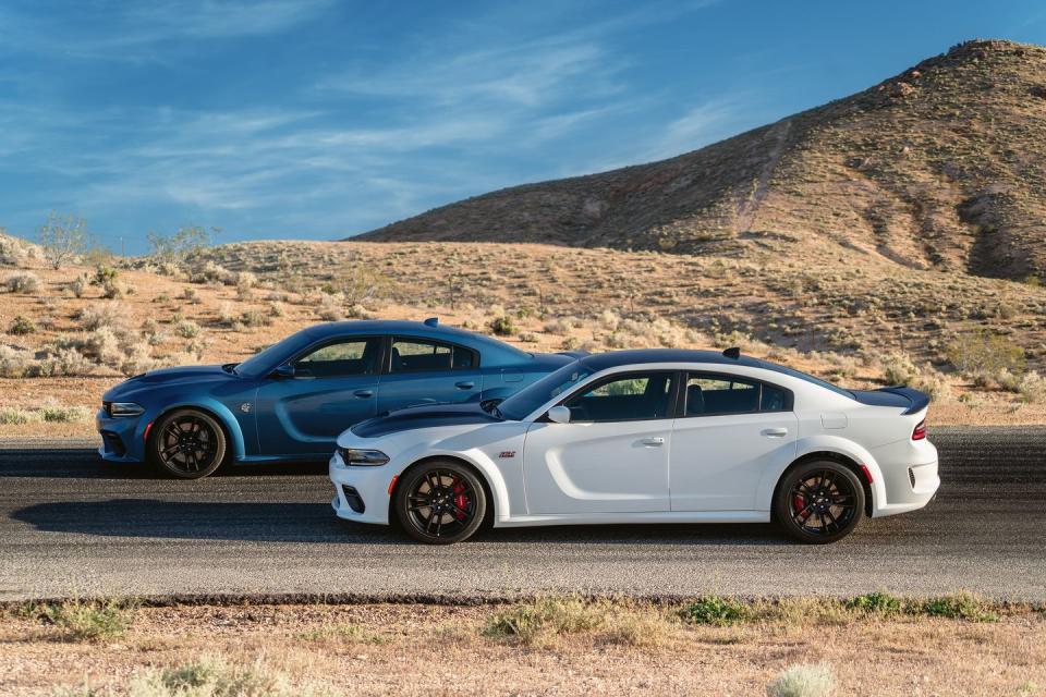 View 2020 Dodge Charger SRT Hellcat / Scat Pack Widebody Photos