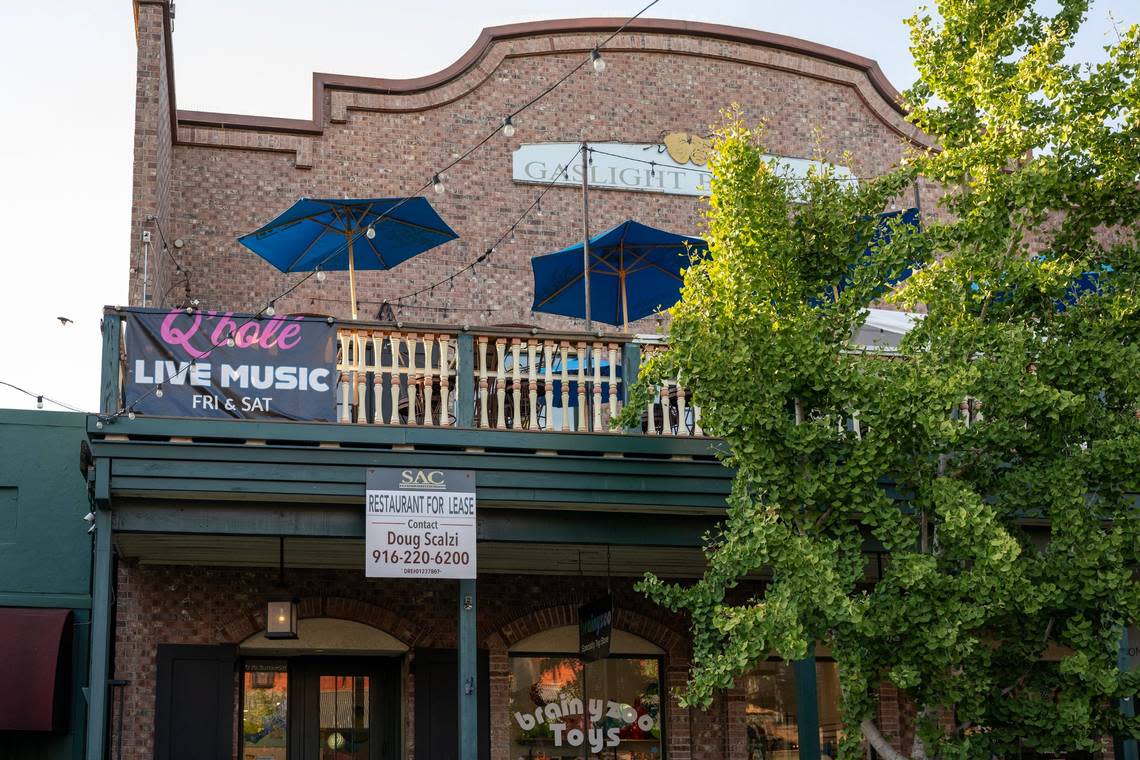 “For lease” signs hang in front and back of Q’bole Cocina & Cantina on Sutter Street in Folsom on Thursday. The restaurant’s lease expired on July 31, but owner Diane Calderon refuses to leave.