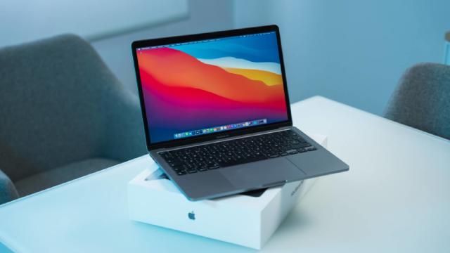 The M1 MacBook Air is $150 off at multiple retailers right now