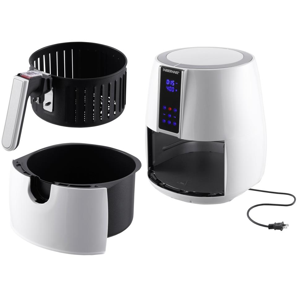 Farberware 3.2 Quart Digital Air Fryer. (Photo: Walmart)