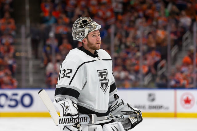 Fantasy Hockey: When Should You Draft Goalies?