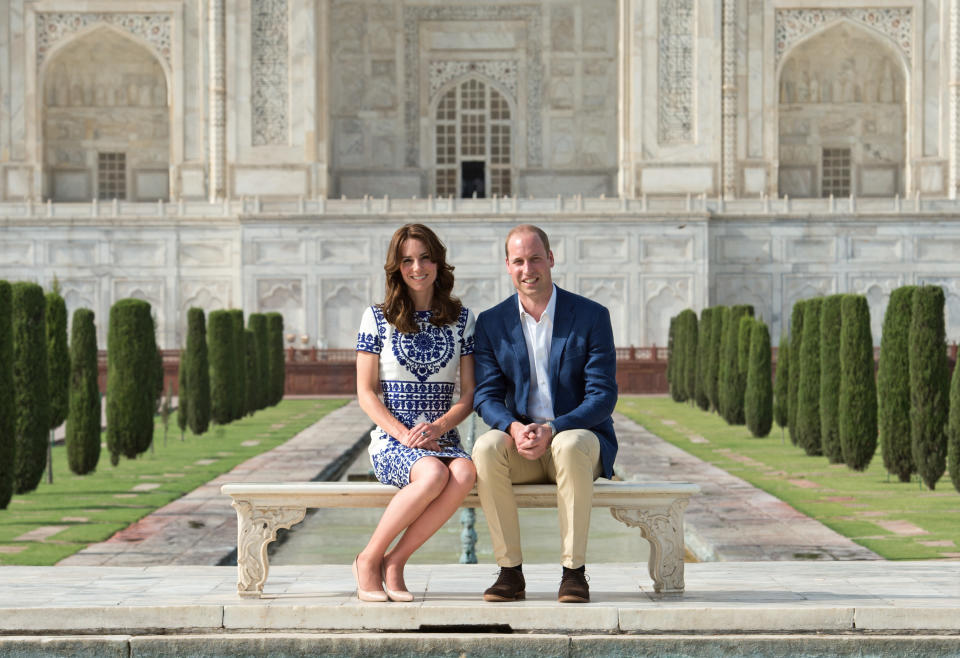 AGRA, INDIA - APRIL 16:  Prince William, Duke of Cambridge and Catherine, Duchess of Cambridge pose in front of the Taj Mahal on April 16, 2016 in Agra, India.  (Photo by Samir Hussein/WireImage)