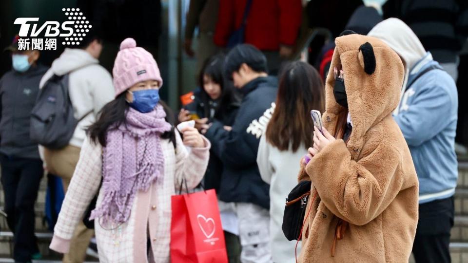 今日水氣減少，各地天氣轉乾冷。（圖／胡瑞麒攝）