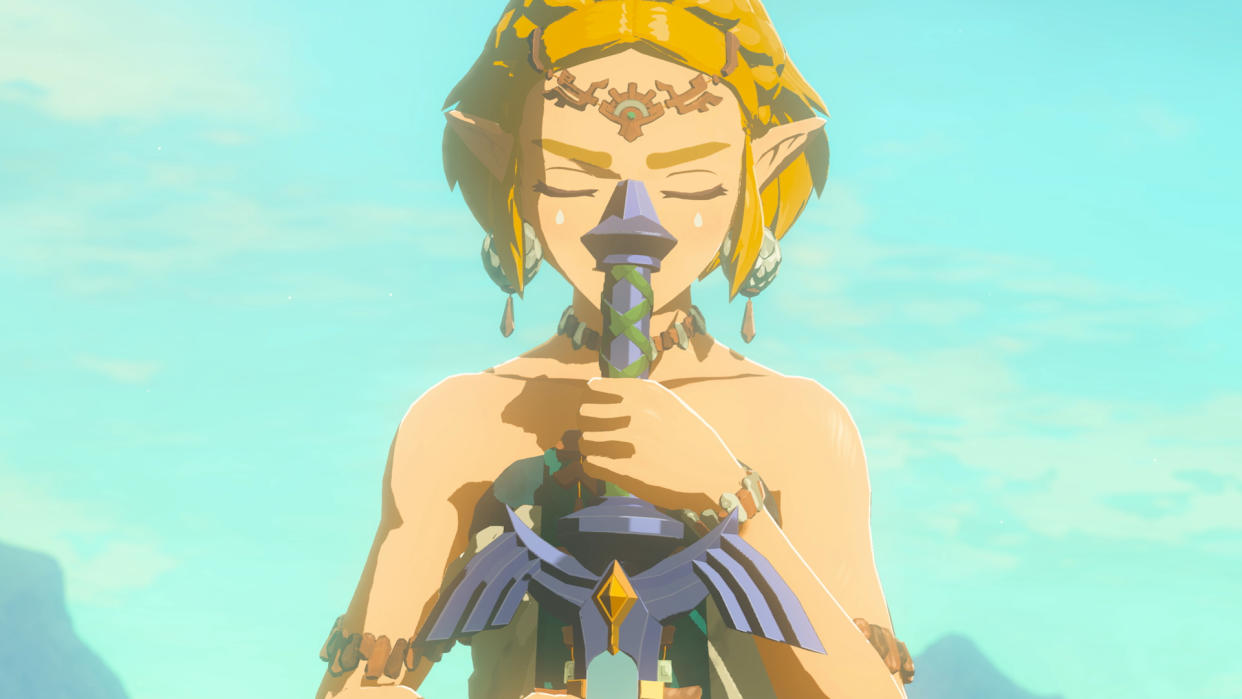  Zelda holding the Master sword. 