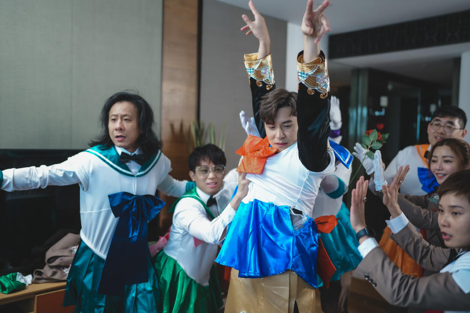 一班兄弟扮美少女戰士大跳韓國人氣女團BLACKPINK成員Jisoo新歌〈FLOWER〉。