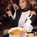 <p>La jolie Olivia Culpo apprécie ses pâtes avec un bon verre de vin.<br> Crédit photo : Instagram Olivia Culpo </p>