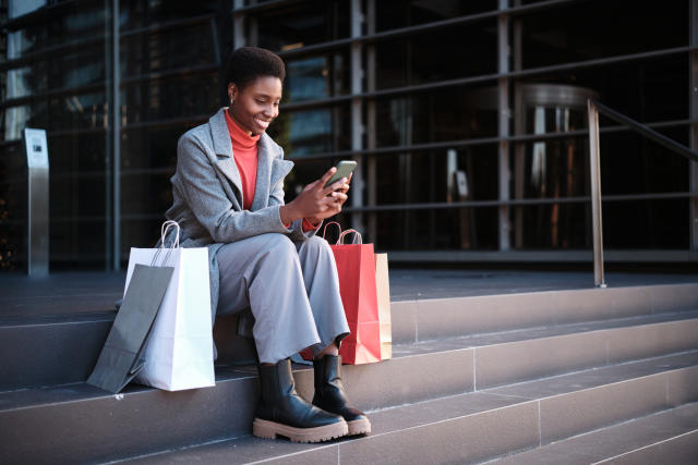 Babes In Bags -- Shop Til You Drop!